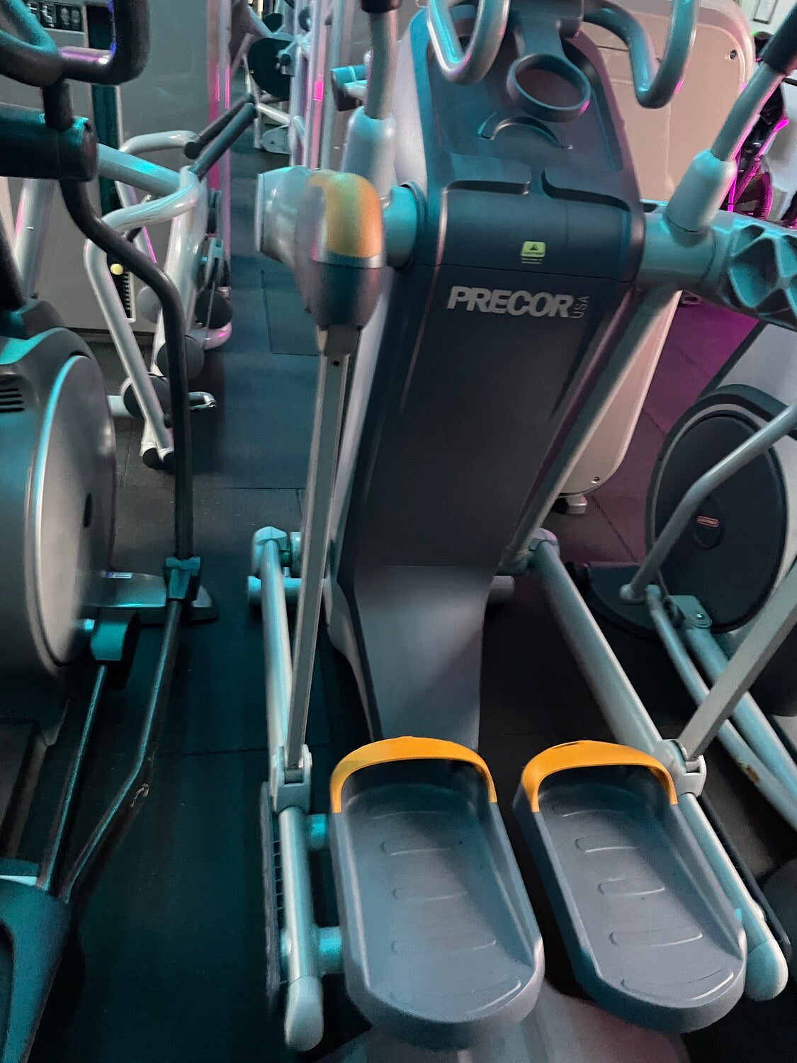 Precor AMT 100i Adaptive Motion Trainer Elliptical Cross Trainer Used