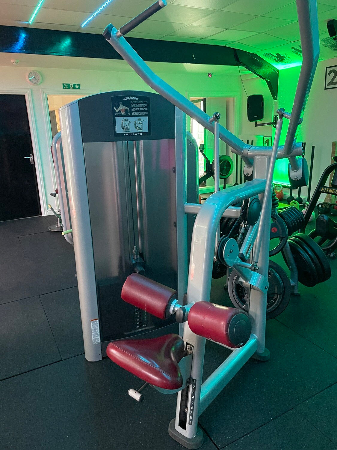 Life Fitness Signature Series Pull Down Pin Selection Machine Used
