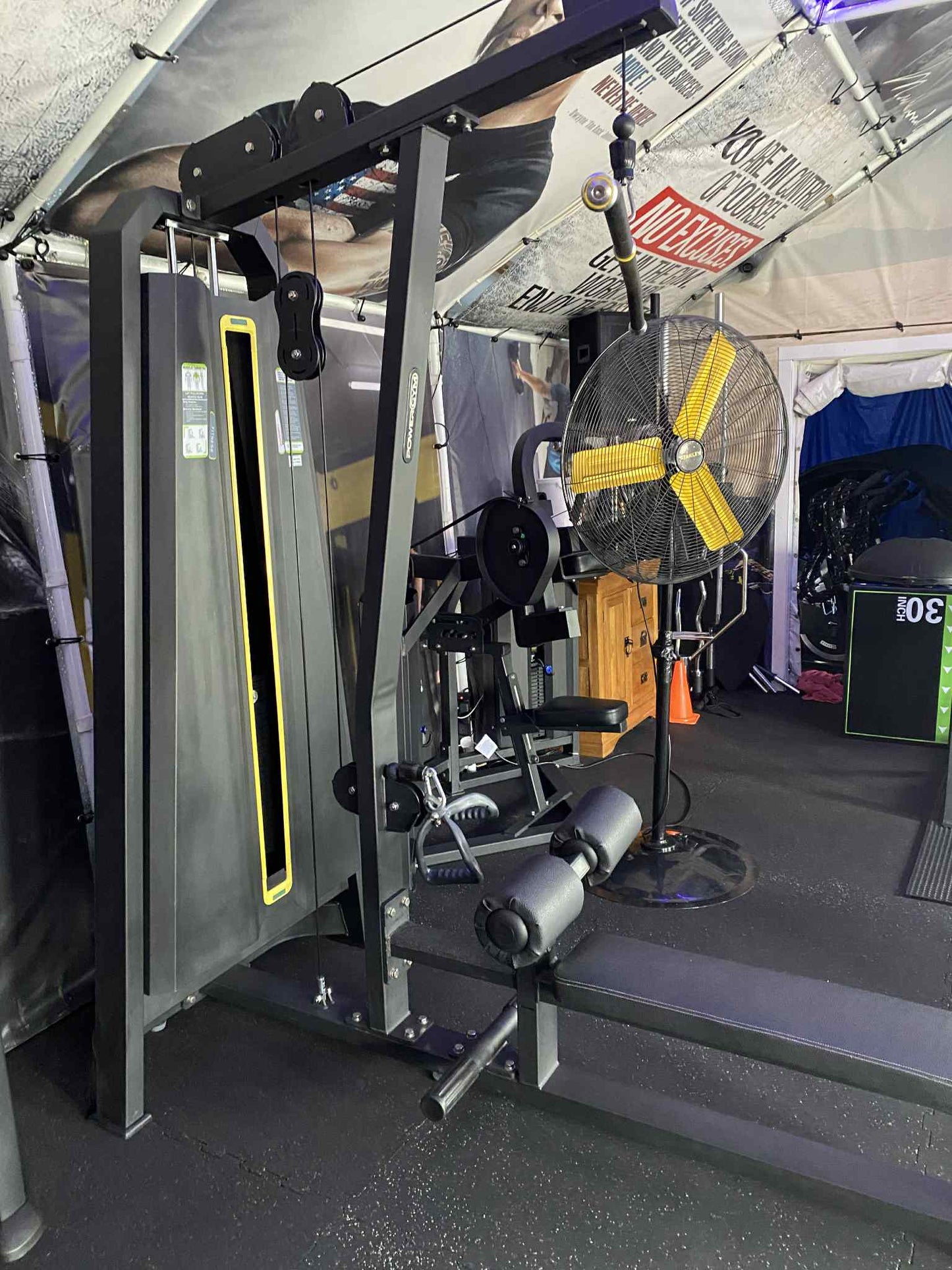 Dual Lat Pulldown and Low Row Pin Selection Machine