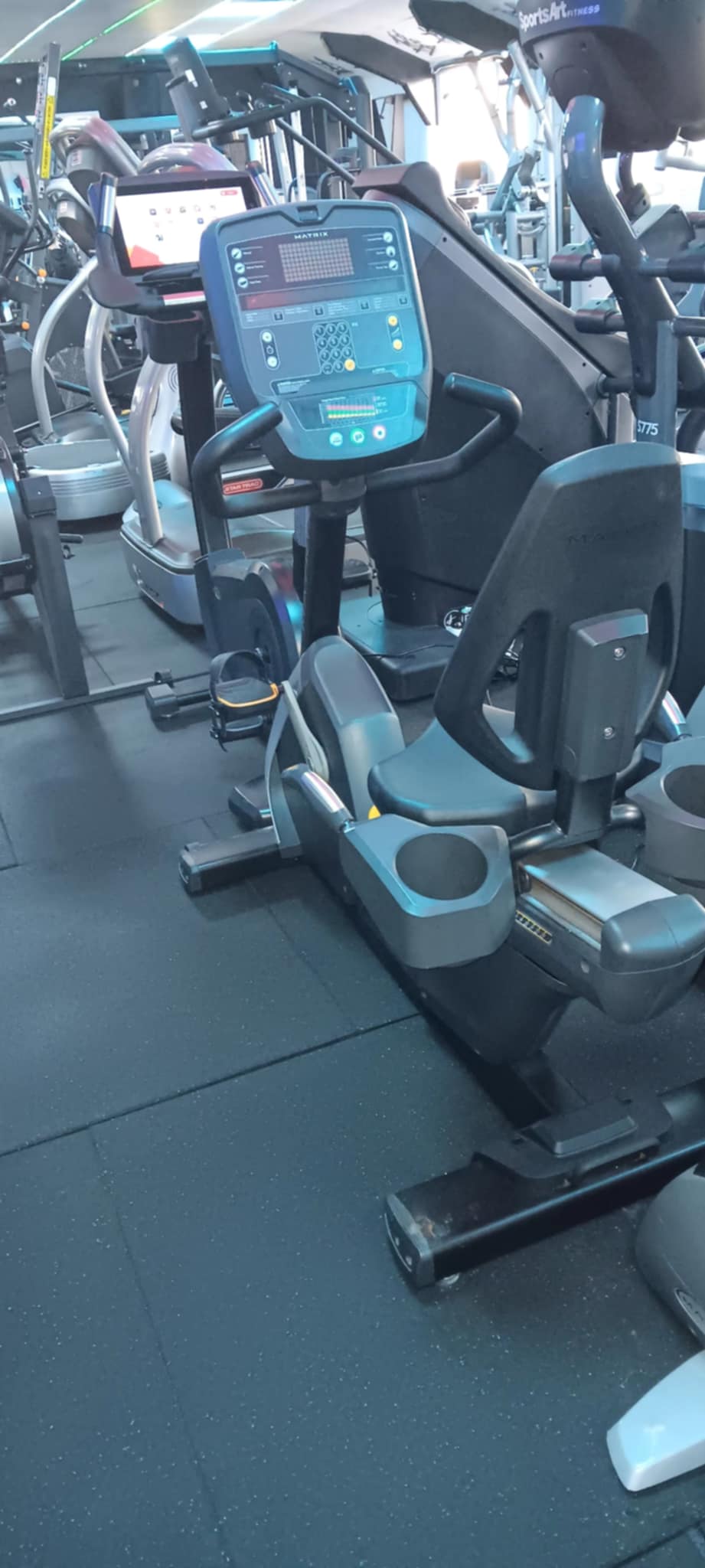 Matrix Fitness R3X Recumbent Exercise Bike