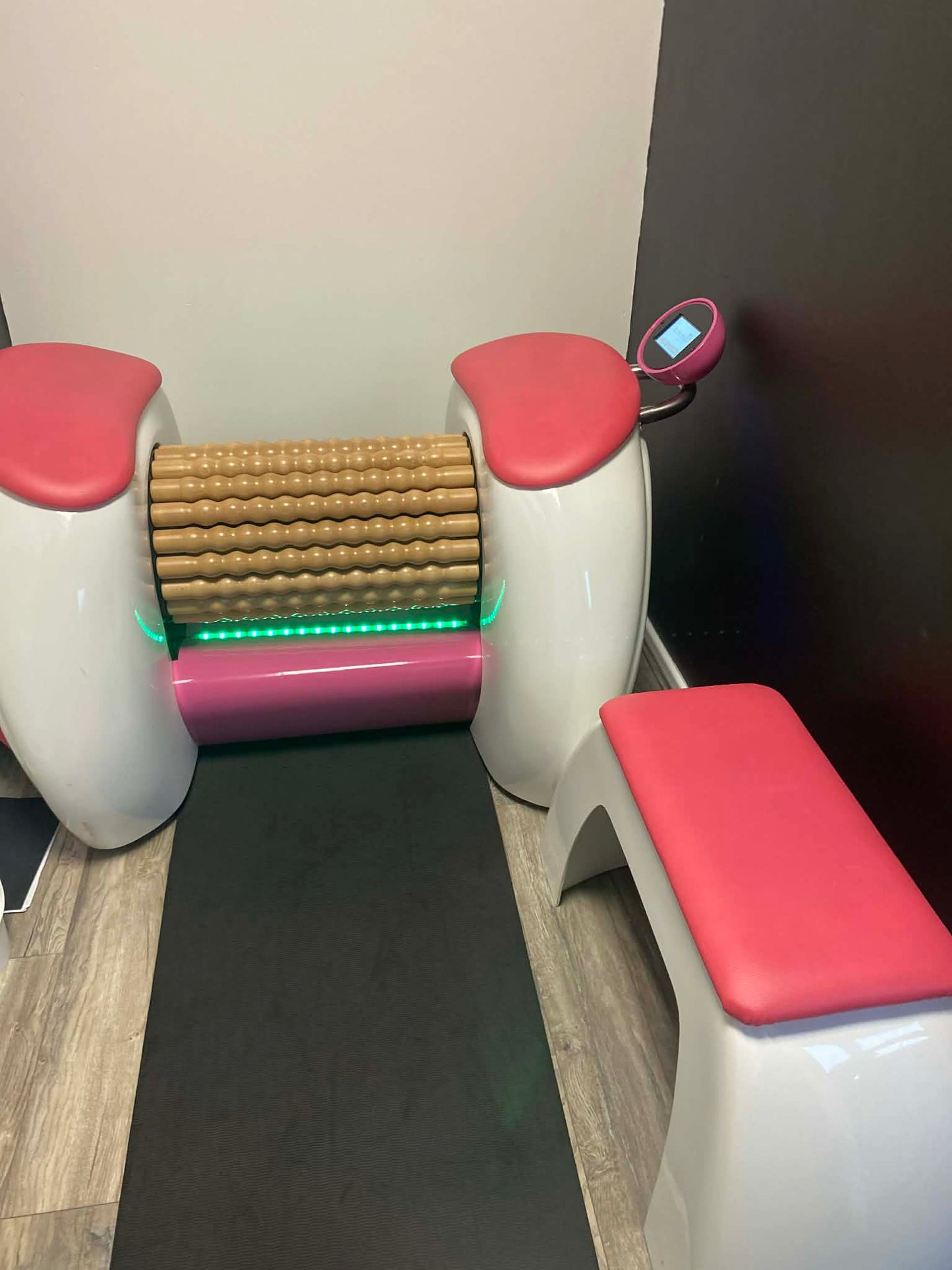 Body Roller Lymphatic Drainage Session