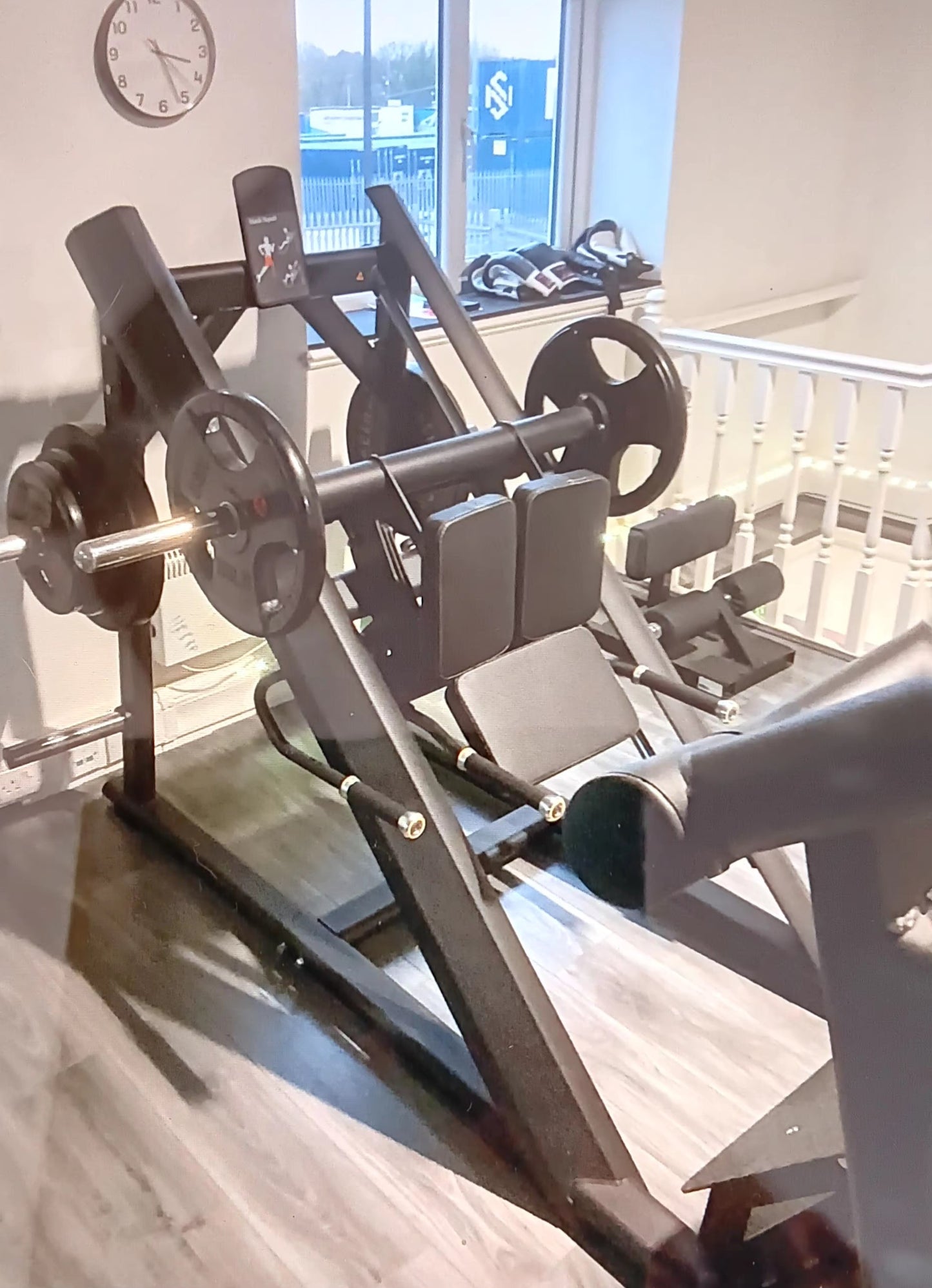Hack Squat, plate loaded.brand new from a gym that never opened. Strong, reliable. In perfect condition. Buy now at this amazing price.