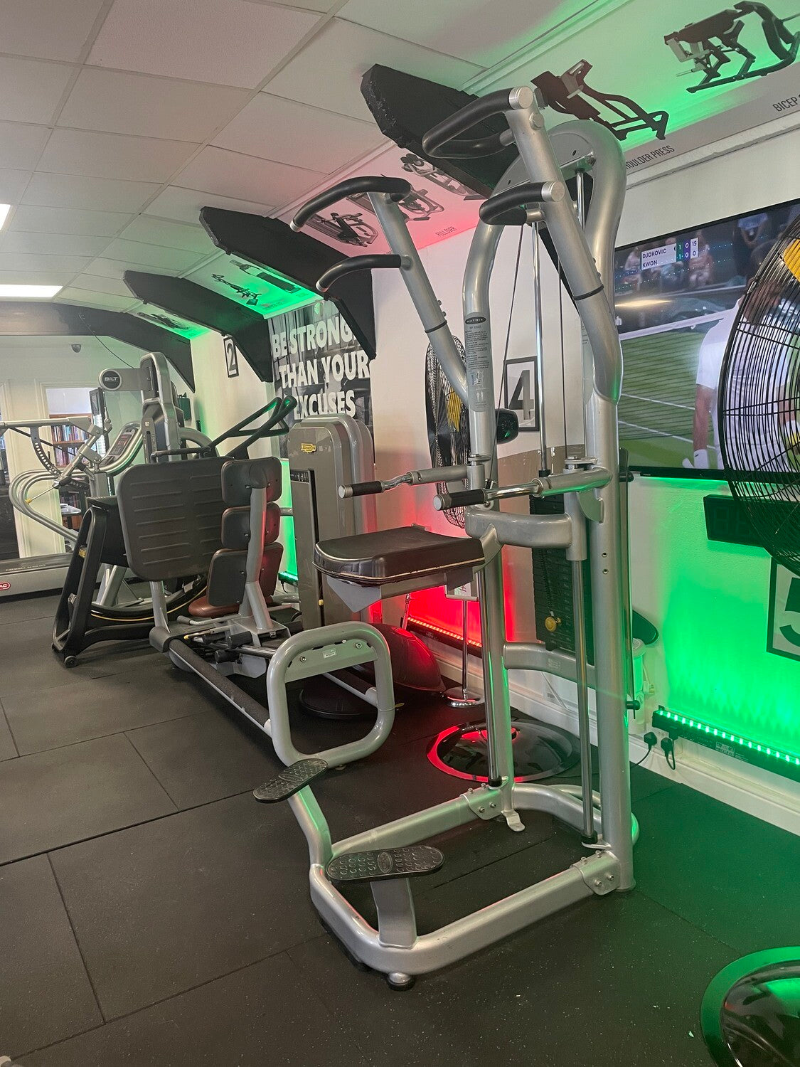 Matrix Assisted Chin/Dip Machine Used – The Work Out Hub