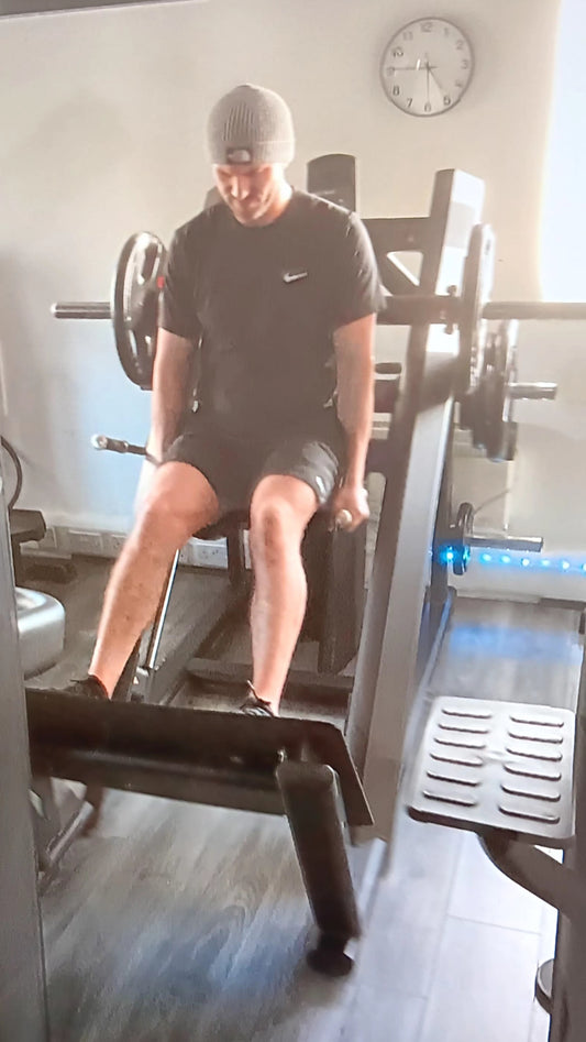 Hack Squat, plate loaded.brand new from a gym that never opened. Strong, reliable. In perfect condition. Buy now at this amazing price.