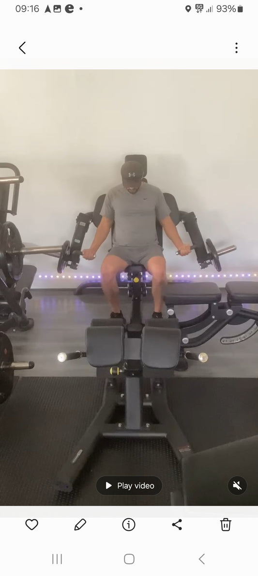 Bicep curl machine, plate loaded